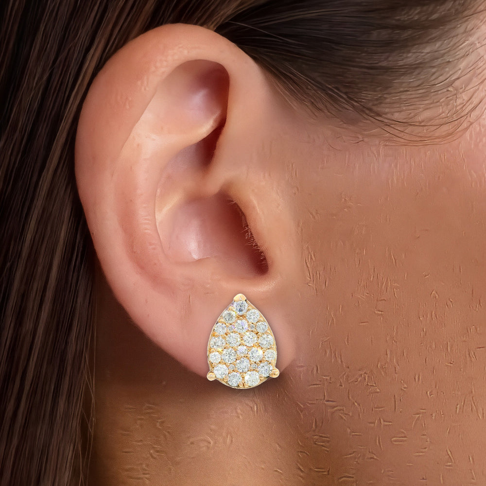 U6YQL3YN shown on the ear (medium skin tone)