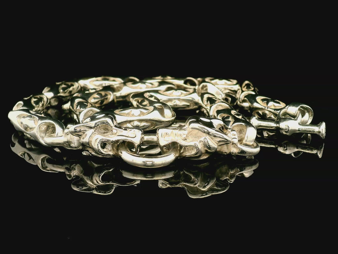 Elegant Silver Necklace.