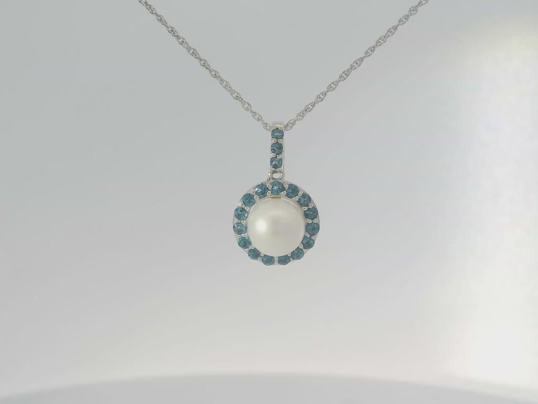 Elegant Pearl Pendant Necklace.